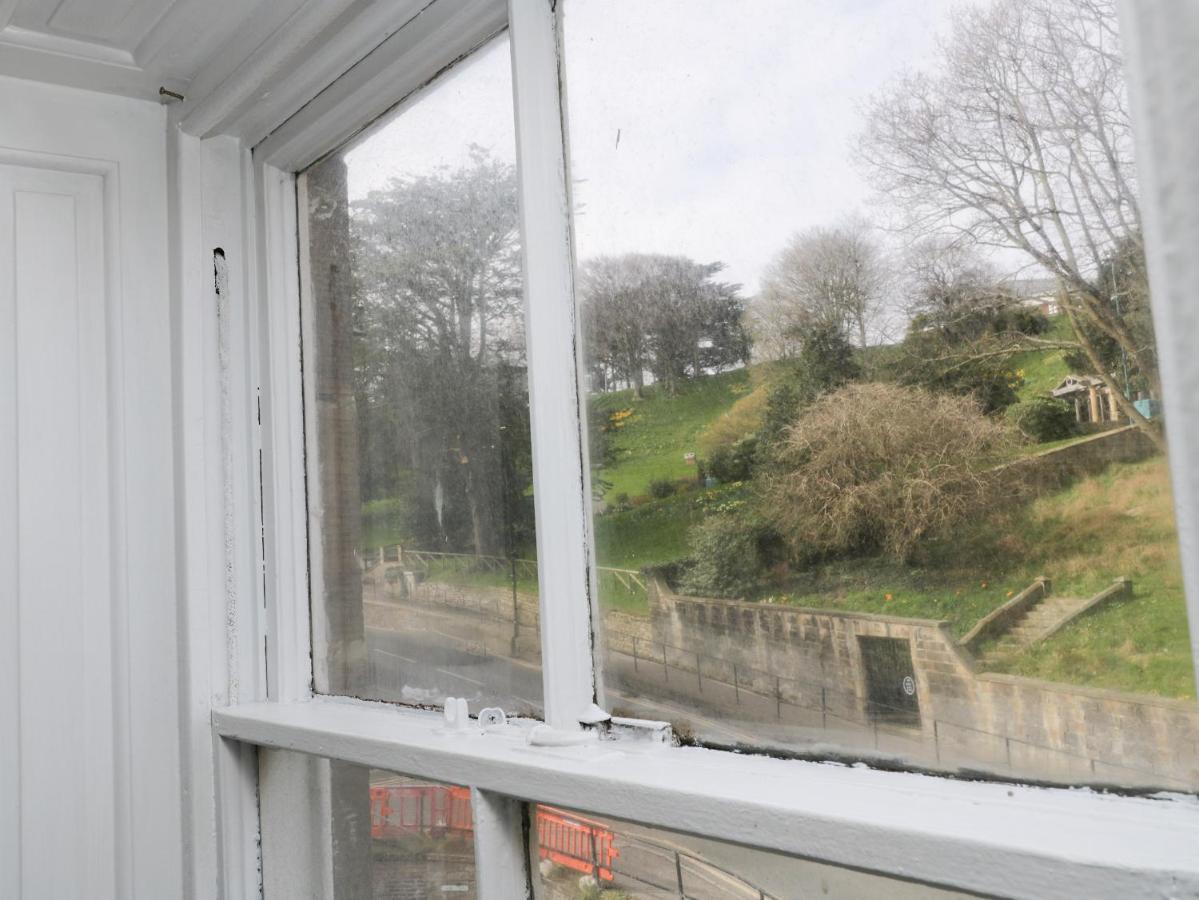 The Surfers Bolt Hole Apartment Whitby Exterior photo